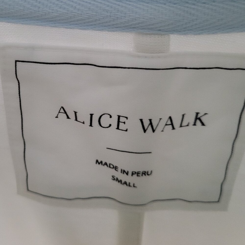 Alice Walk - The Zip-Up Sweatshirt in White - Picture 3 of 10